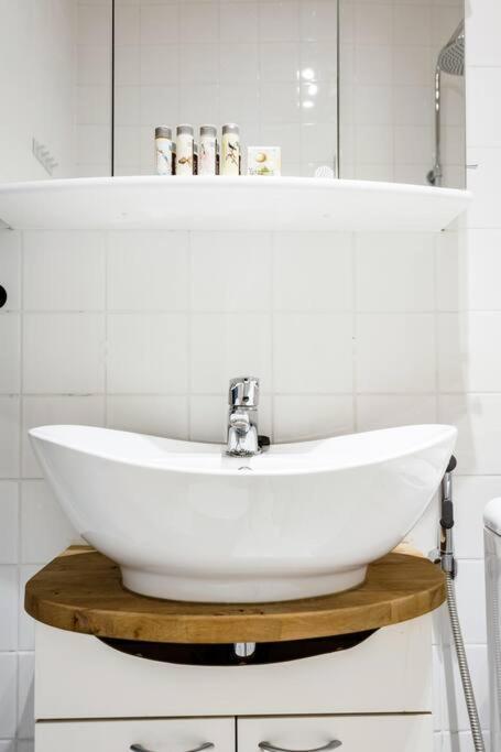Apartment Quaint Kallio Hideaway In Amazing Location *